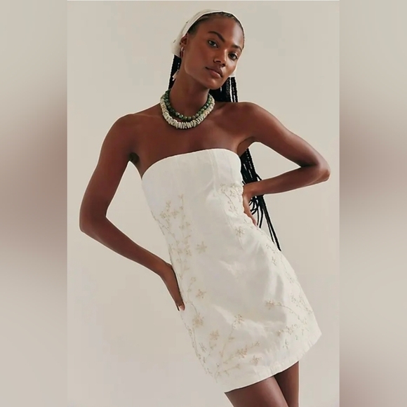 Free People Dresses & Skirts - Free People Moonflower Floral Embroidered Mini Dress